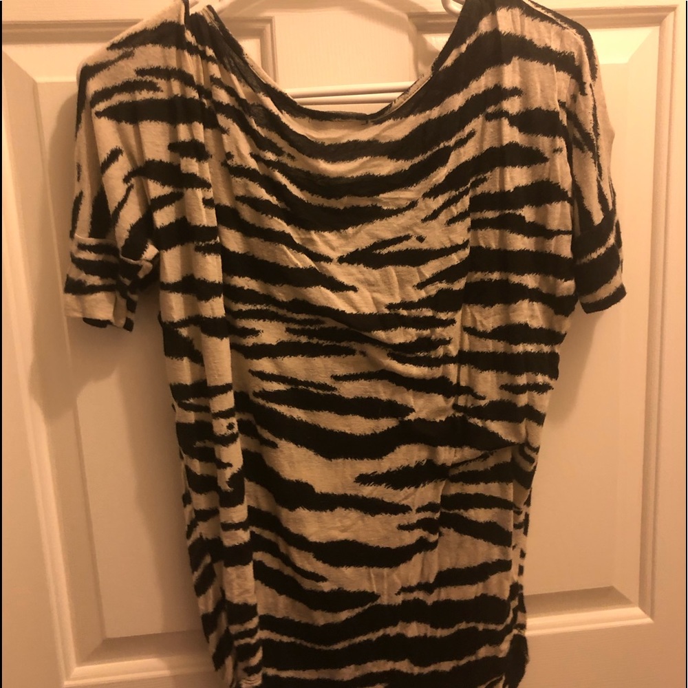 Top , wore off the shoulder